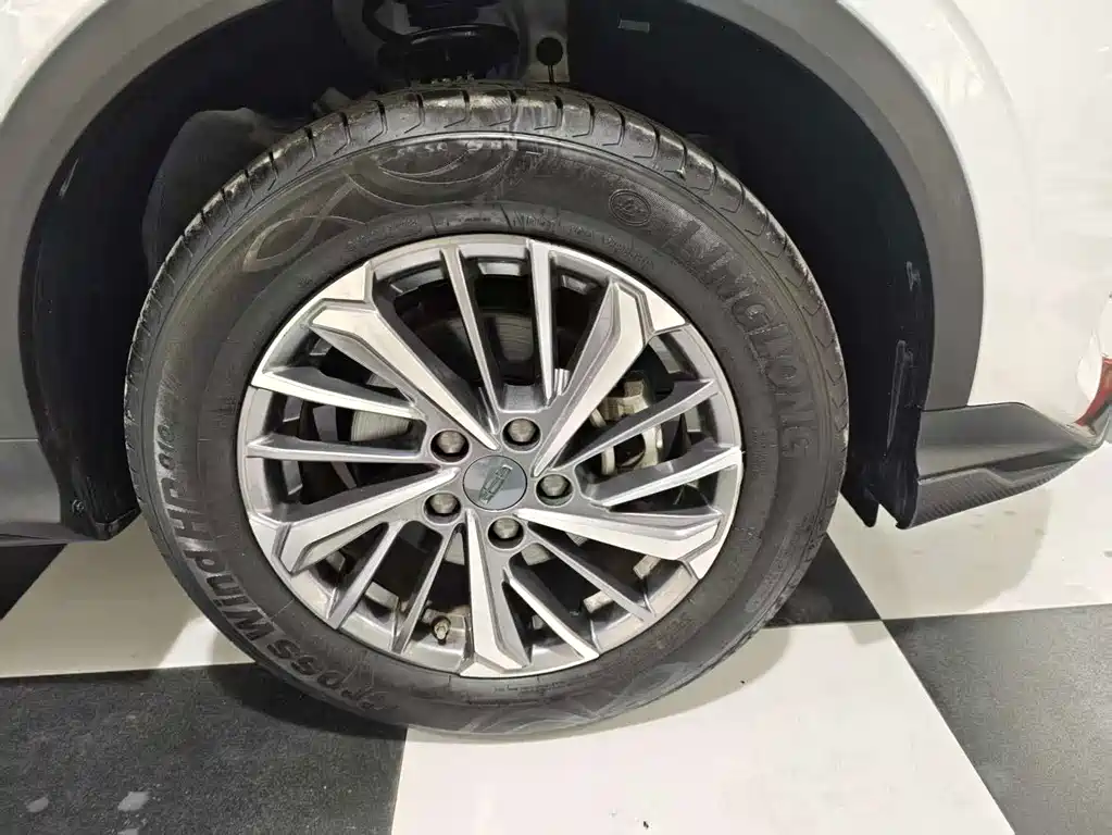 Geely Binyue — миниатюра 8