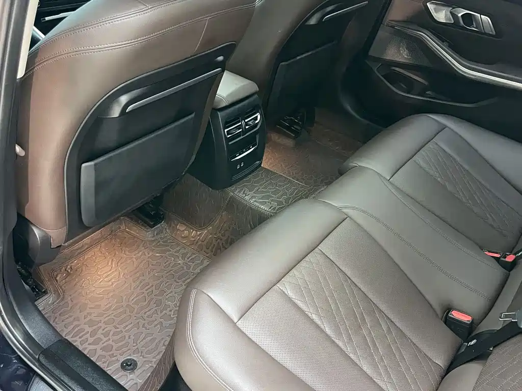 BMW 3 Series — миниатюра 18