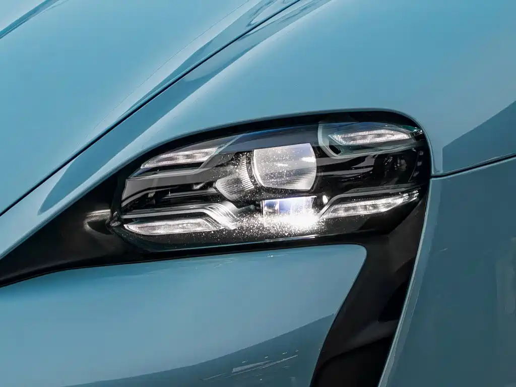 Porsche Taycan — миниатюра 9
