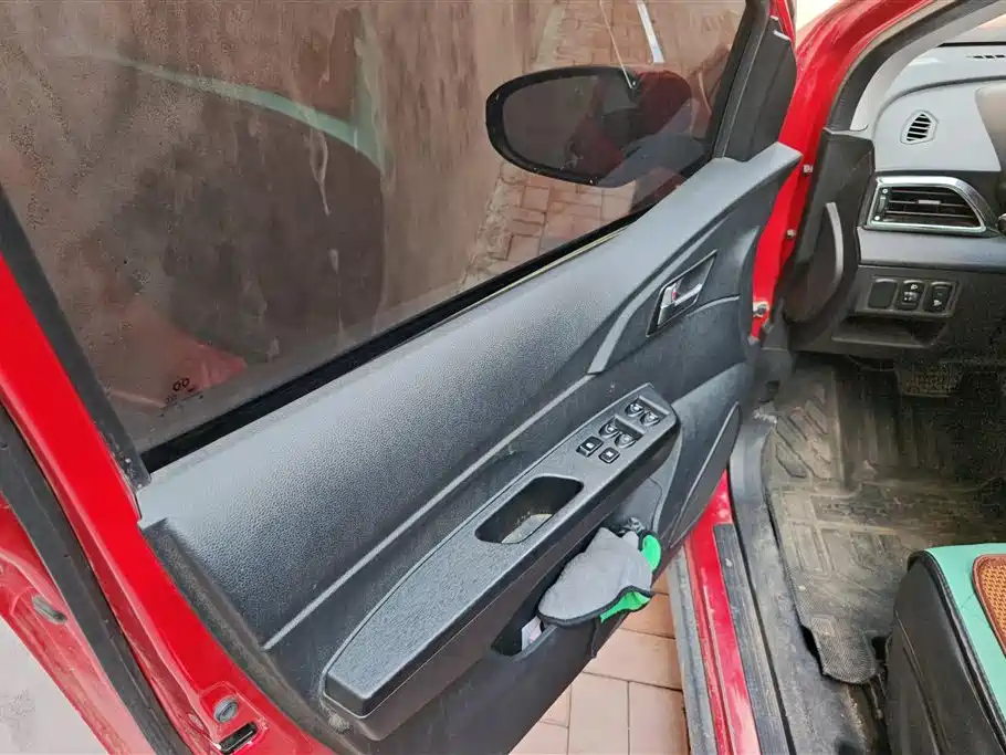 BAIC New Energy EC — миниатюра 7
