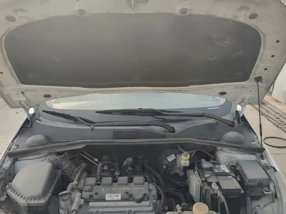 Baojun 310W — миниатюра 10