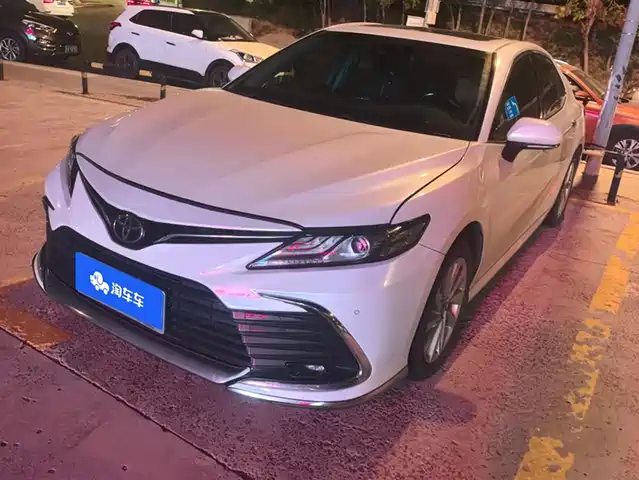 TOYOTA CAMRY