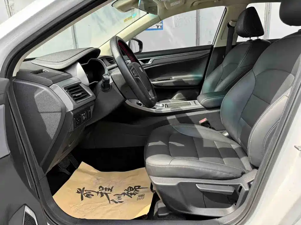 Geely Emgrand GL — миниатюра 3