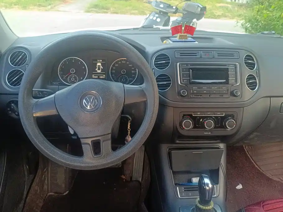 Volkswagen Tiguan — миниатюра 12
