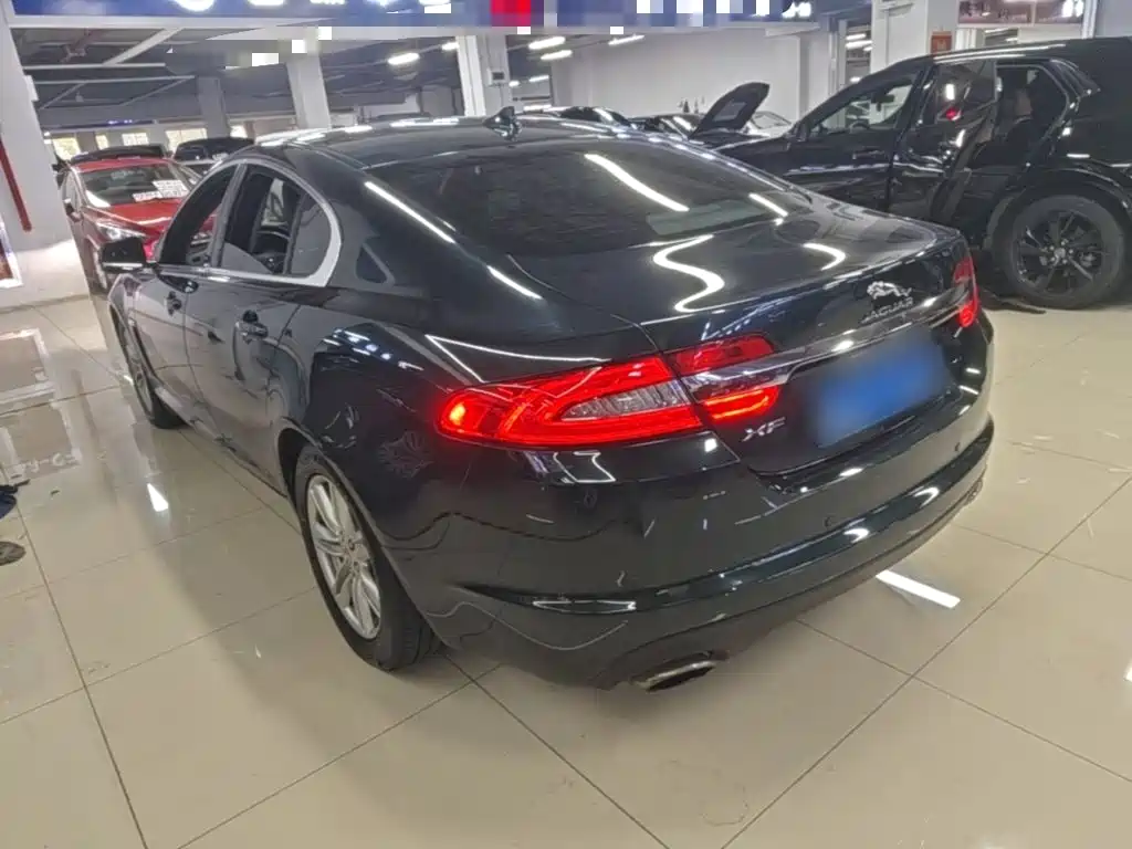 Jaguar XF — миниатюра 5