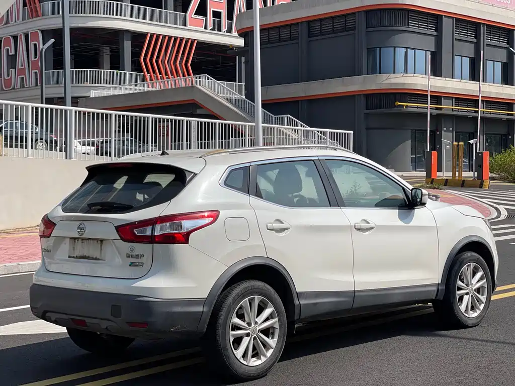 Nissan Qashqai — миниатюра 10