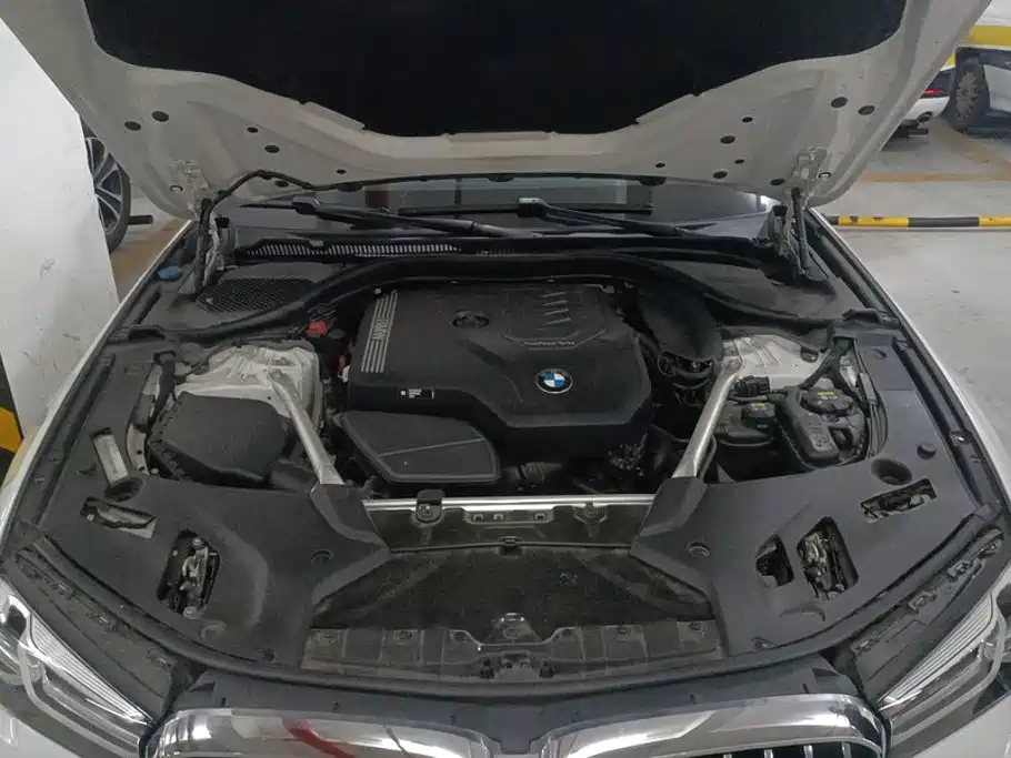 BMW 5 Series — миниатюра 10