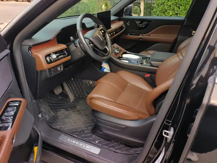 Lincoln Aviator — миниатюра 9