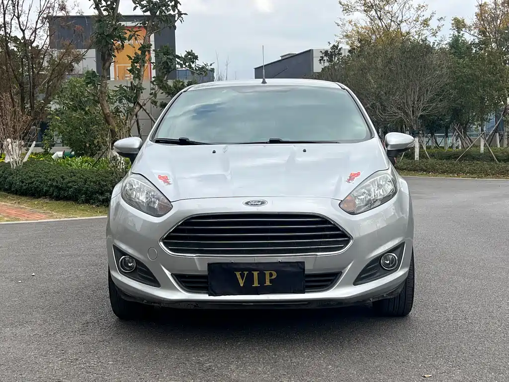 Ford Fiesta 2013 1.5L MT Fashion