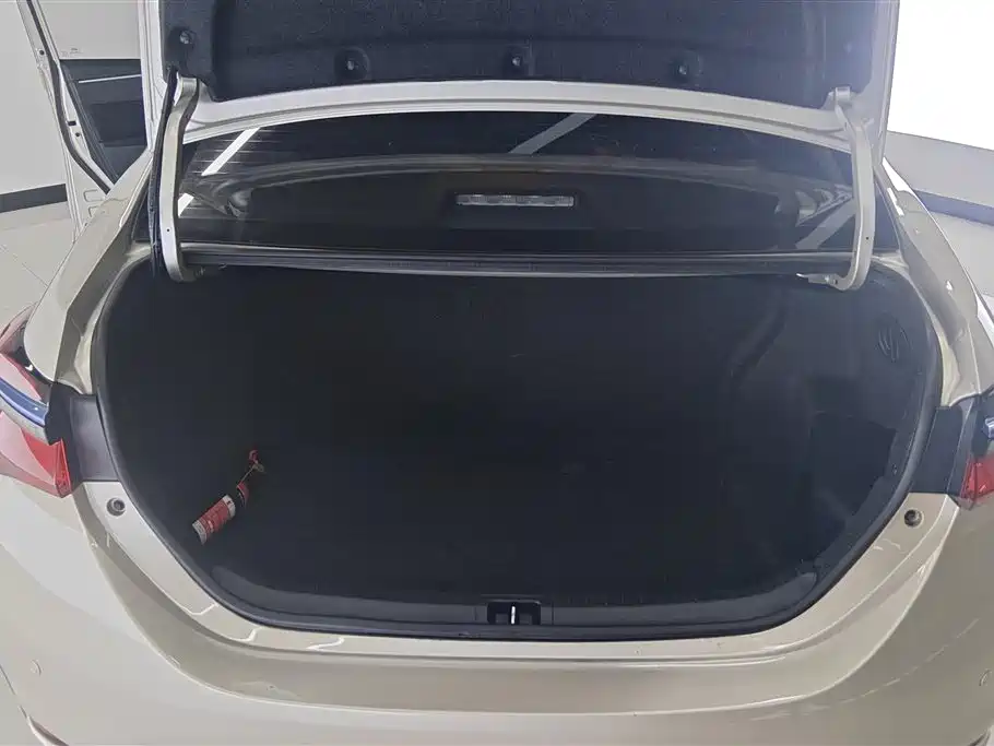 TOYOTA COROLLA DUAL ENGINE E+