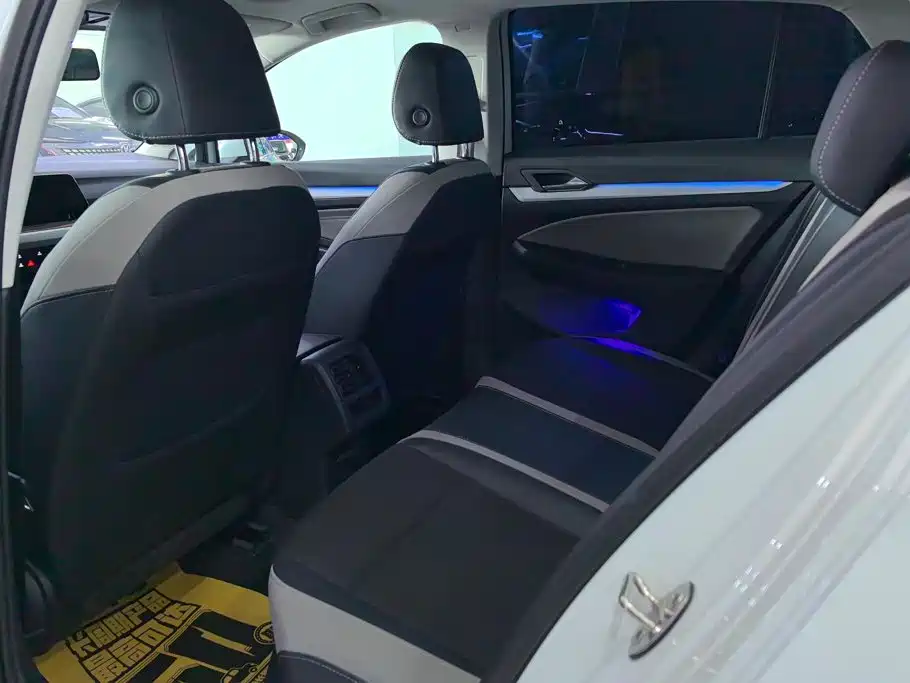 Volkswagen Golf — миниатюра 11
