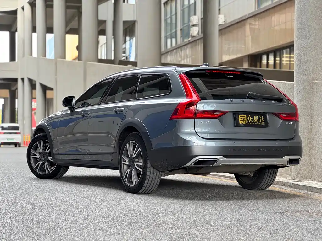 Volvo V90 — миниатюра 6
