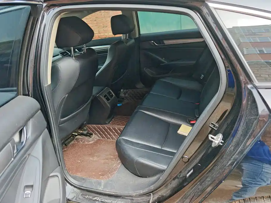 Honda Accord — миниатюра 11