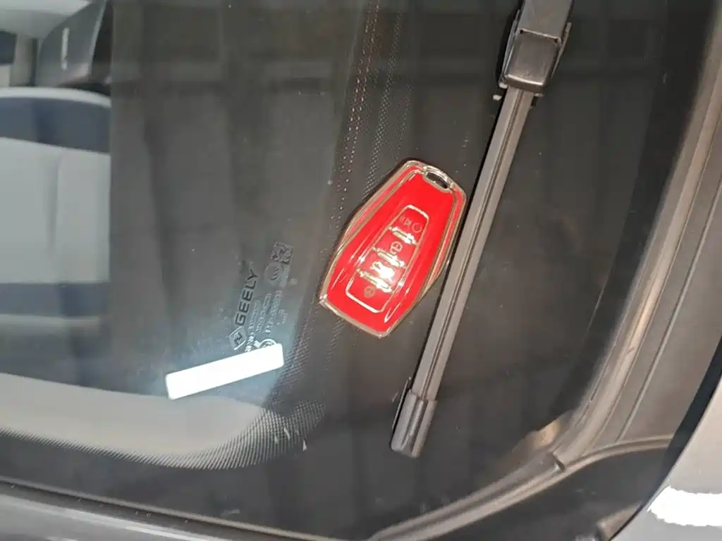 Geely Emgrand — миниатюра 9