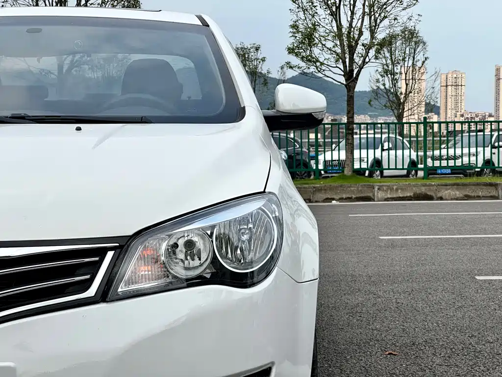 Roewe 350 1.5L Auto Luxury Sunroof Edition, фото 13