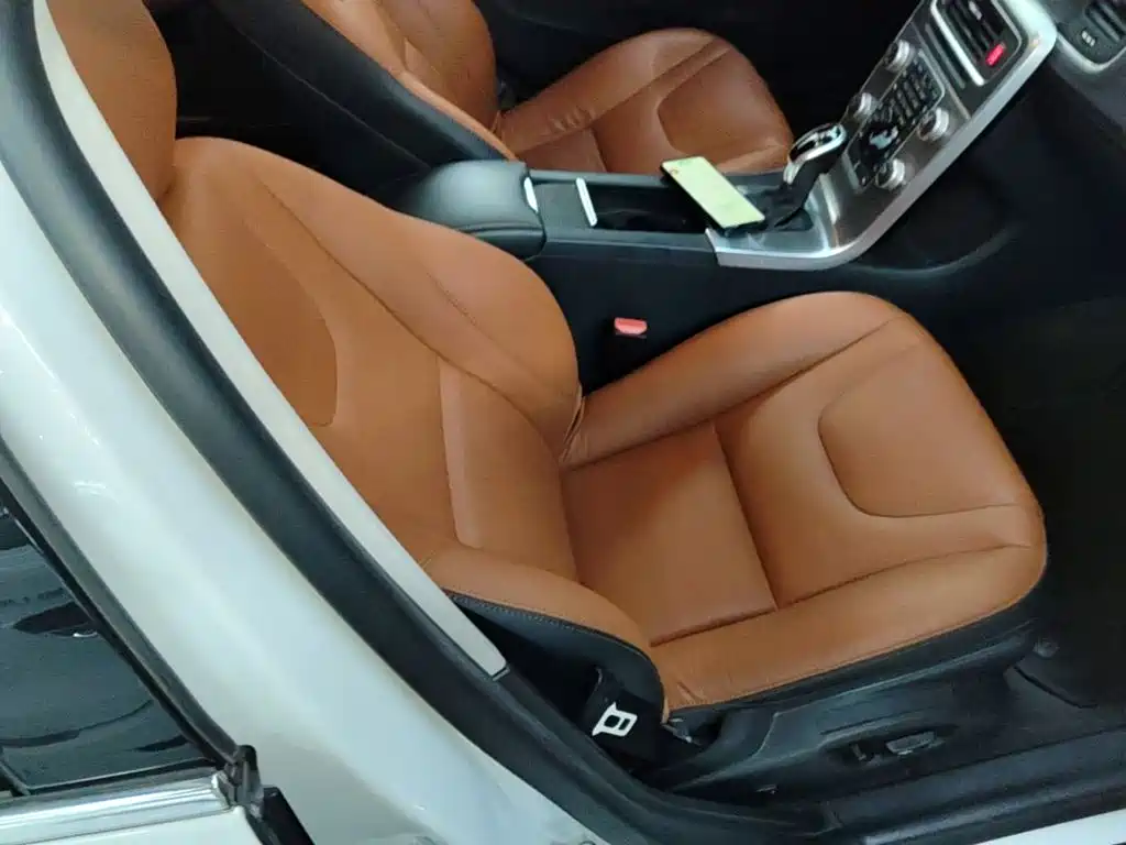 Volvo S60 — миниатюра 25
