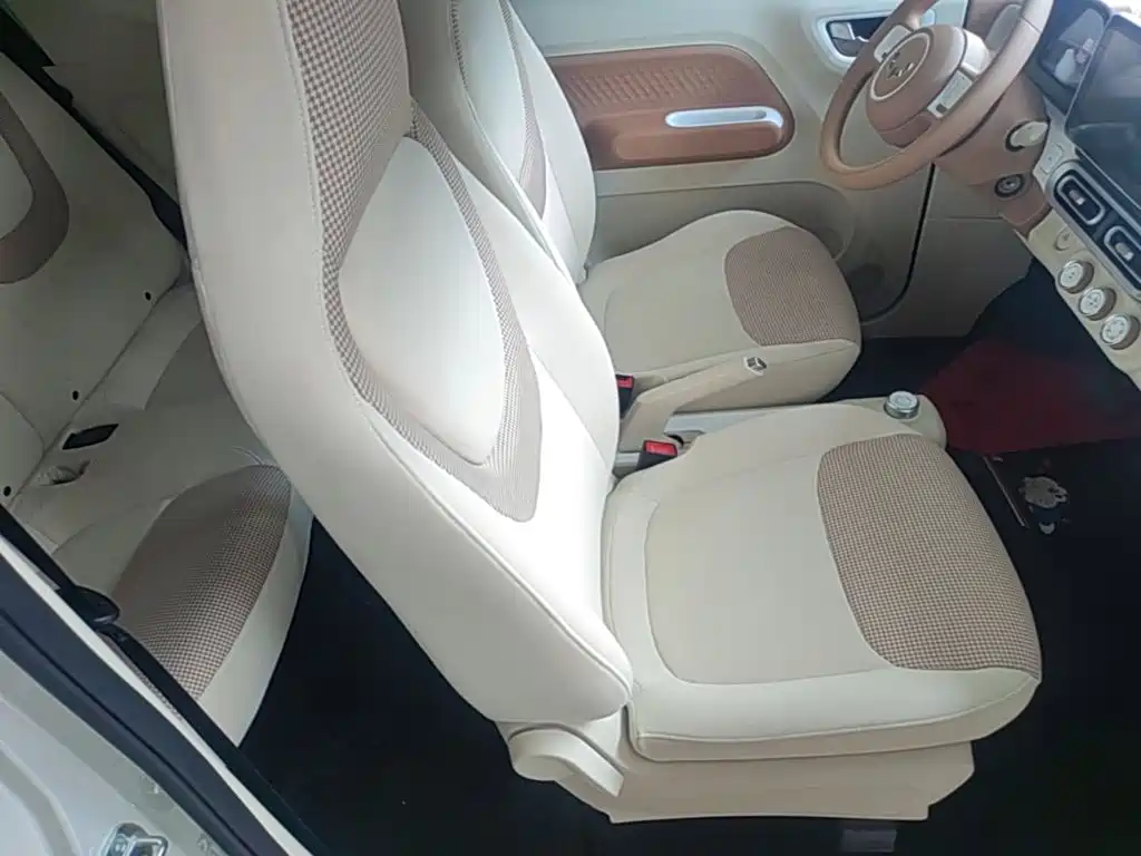 Wuling MINIEV — миниатюра 25