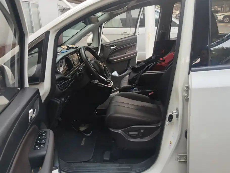 GAC Motor Trumpchi M6 — миниатюра 9