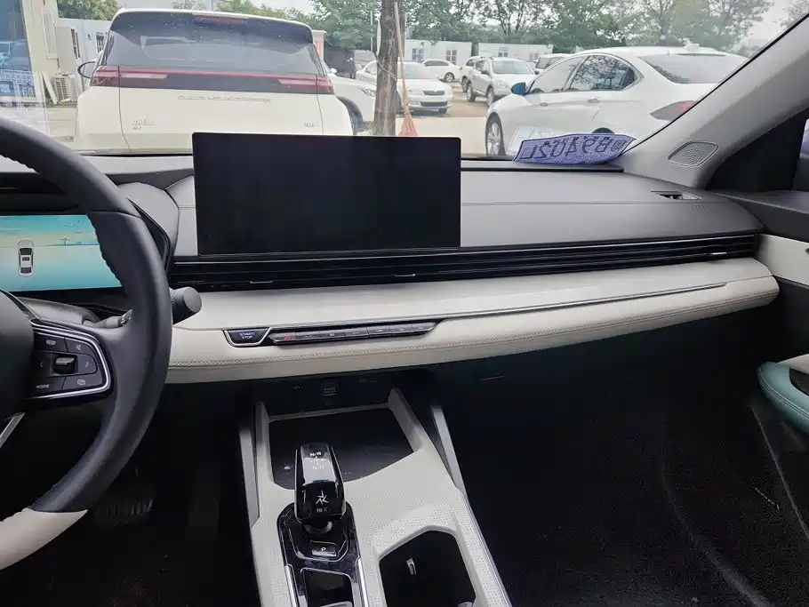 Geely L HiP — миниатюра 13