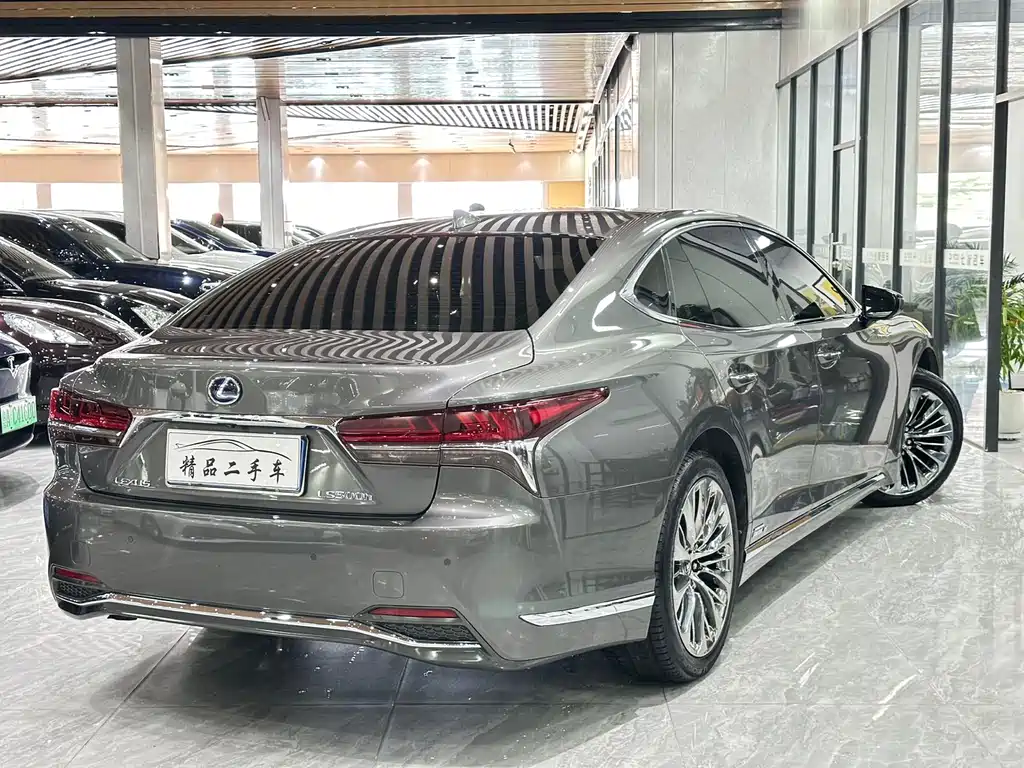 Lexus LS 2020 500h Luxury VI