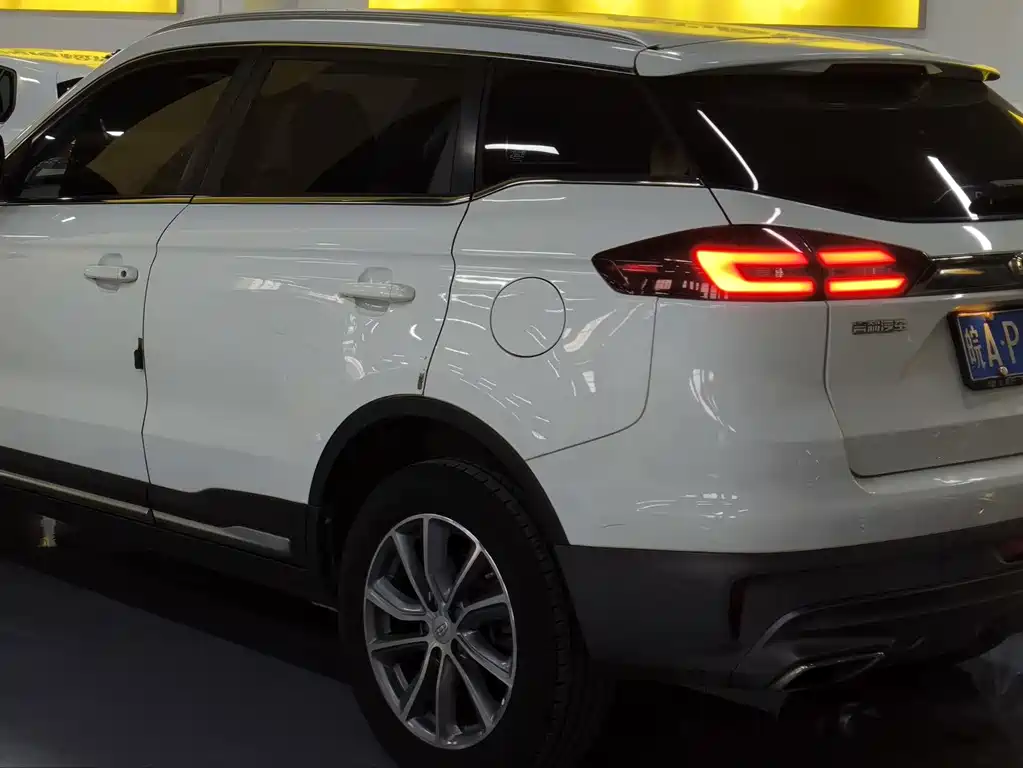 Geely Boyue — миниатюра 4