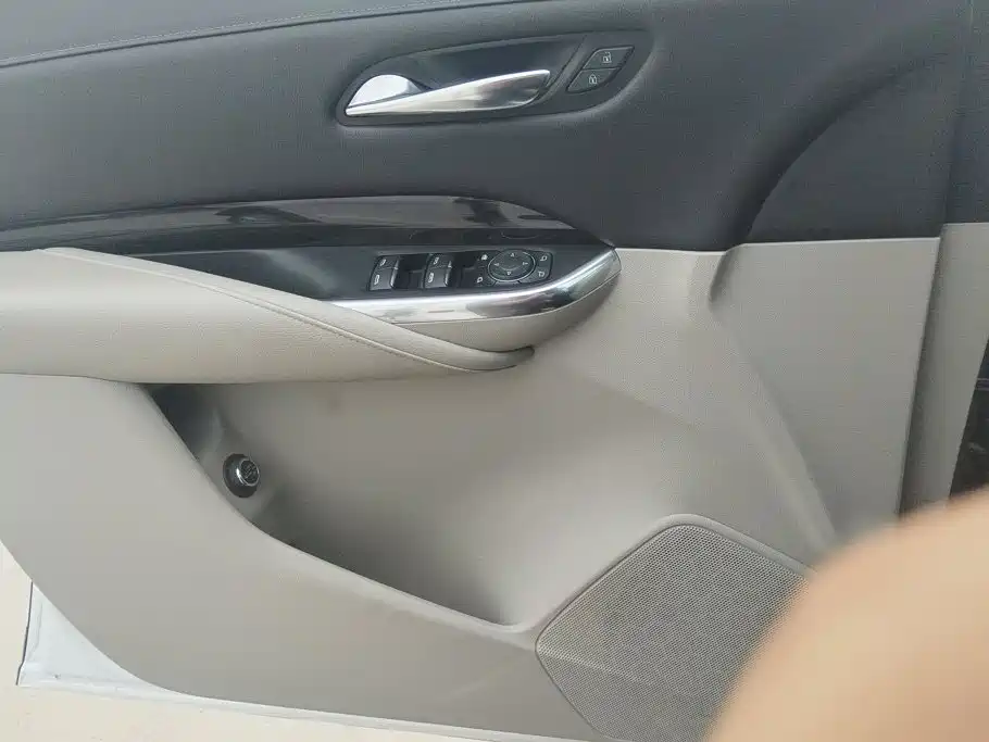 Cadillac XT4 — миниатюра 7