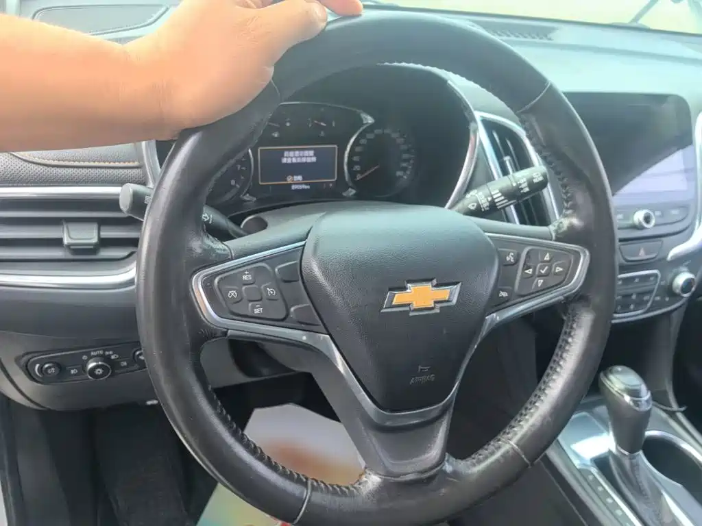 Chevrolet Equinox — миниатюра 11