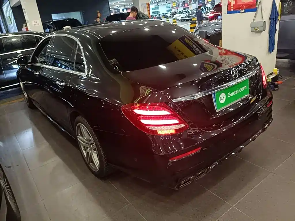 Mercedes-Benz E-Class — миниатюра 5