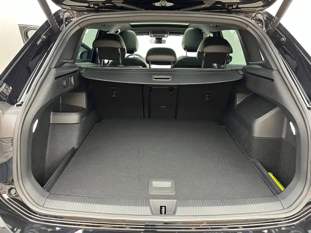 Volkswagen Tiguan L — миниатюра 6