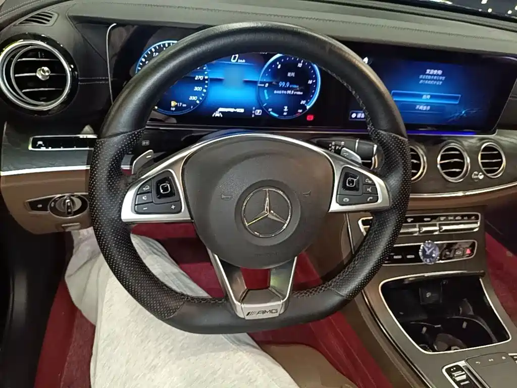 Mercedes-Benz E-Class — миниатюра 11