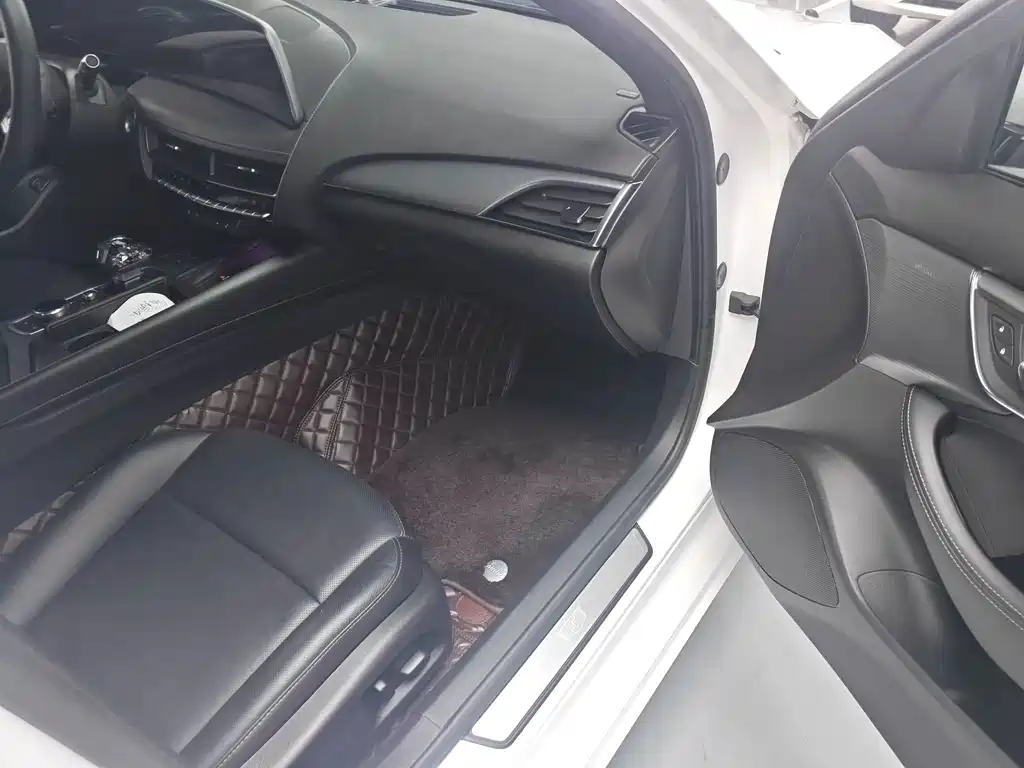 Cadillac CT5 — миниатюра 20
