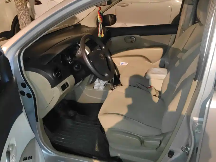 Nissan Livina — миниатюра 9