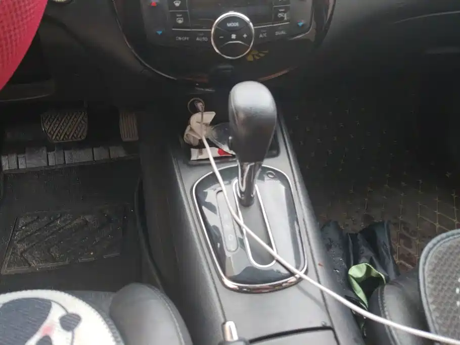 Nissan Tiida — миниатюра 16