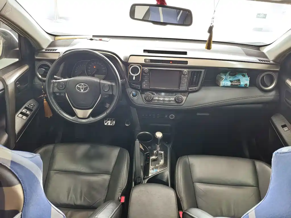 Toyota RAV4 — миниатюра 7