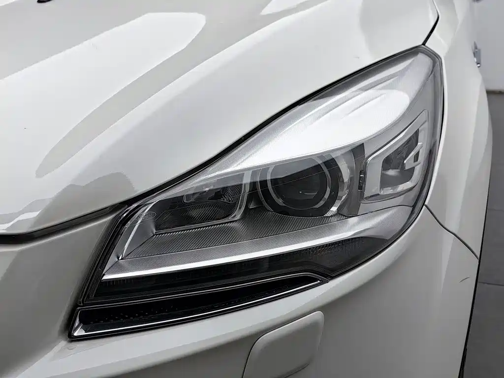 Ford Kuga — миниатюра 7