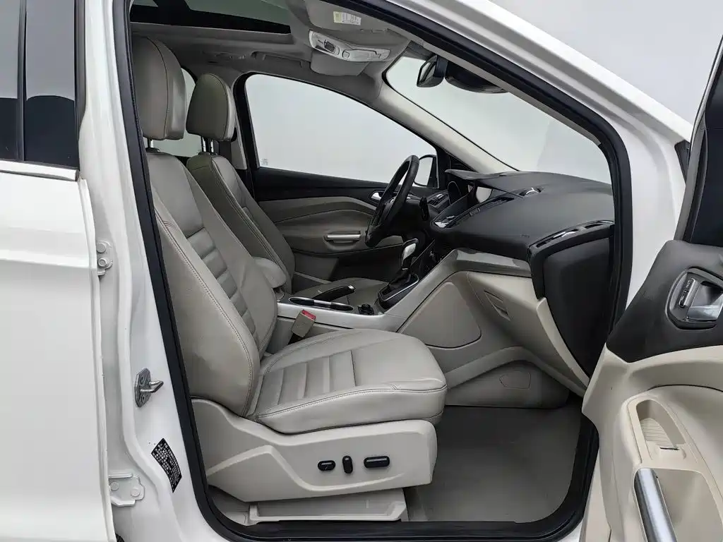 Ford Kuga — миниатюра 23