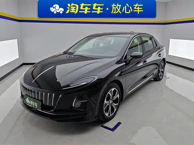 Hongqi HONGQI E QM5 2024