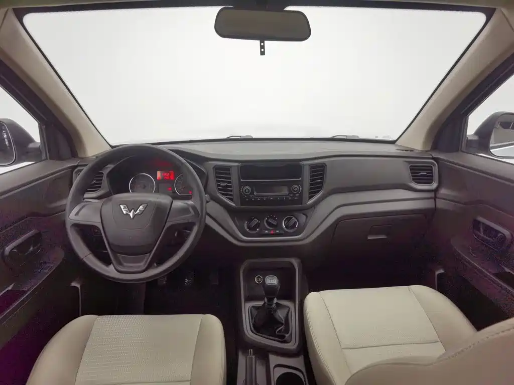 Wuling Hongguang V — миниатюра 5