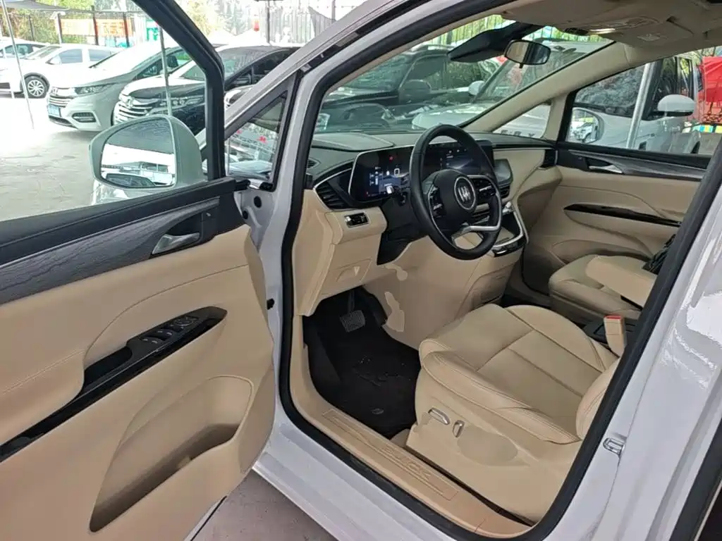Buick GL8 Hybrid — миниатюра 16