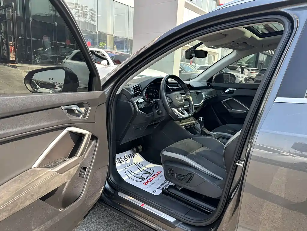 Audi Q3 2022 35 TFSI Fashion
