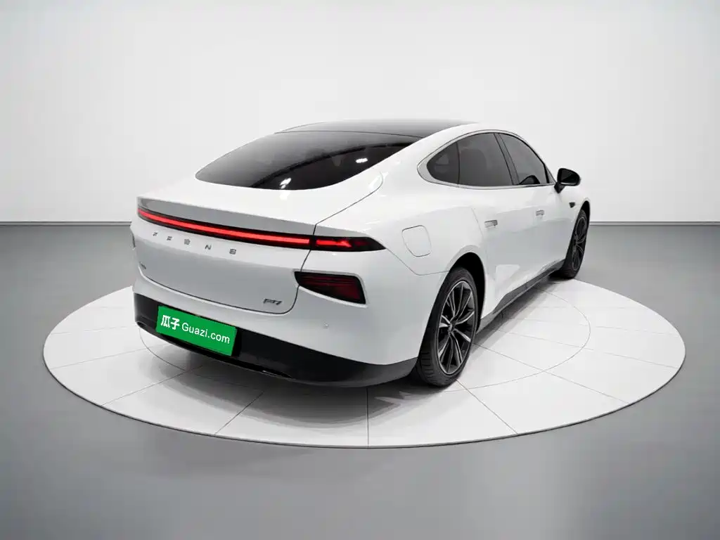 XPeng P7 — миниатюра 6