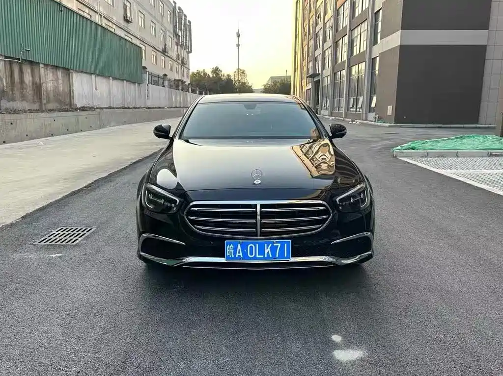 Mercedes-Benz E-Class — миниатюра 2