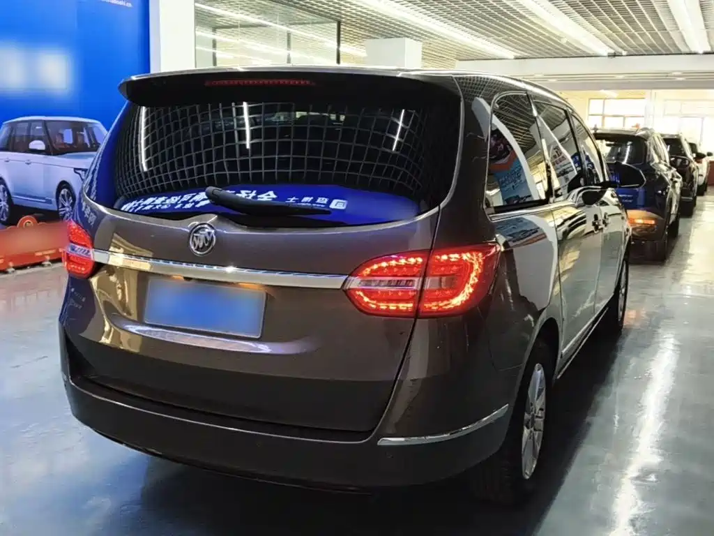 Buick GL8 — миниатюра 7