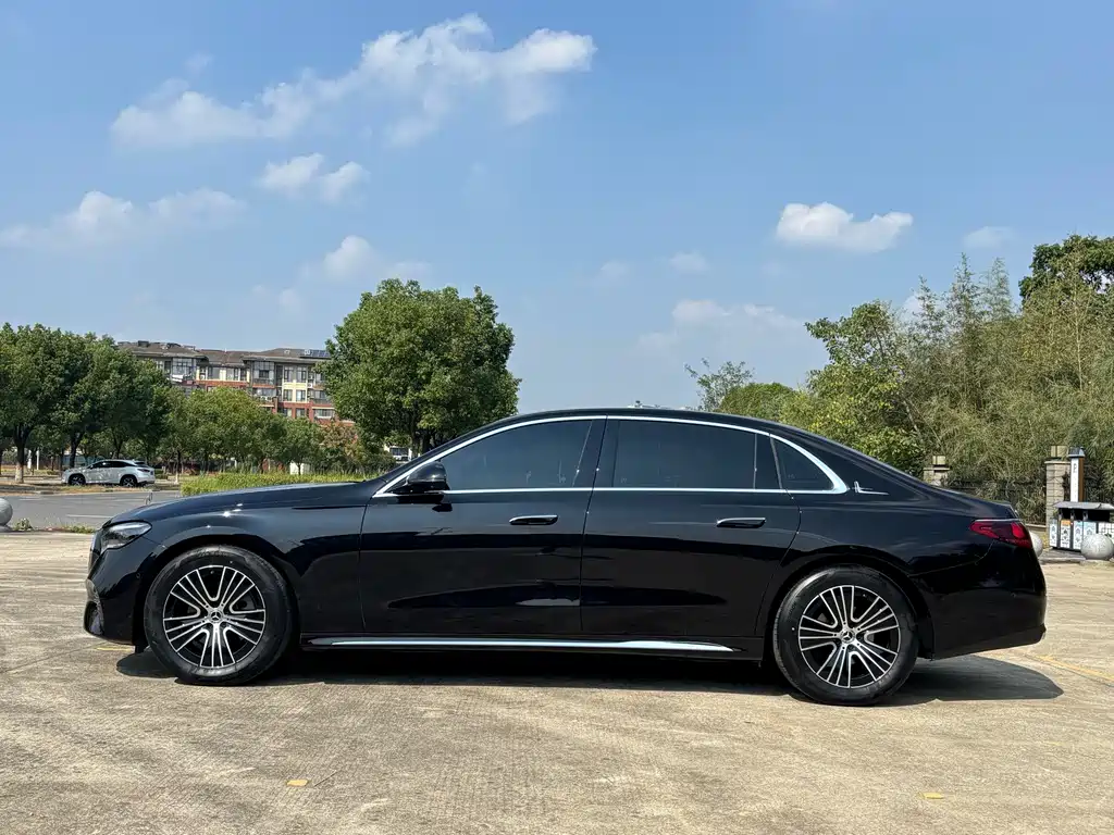 Mercedes-Benz E-Class — миниатюра 4
