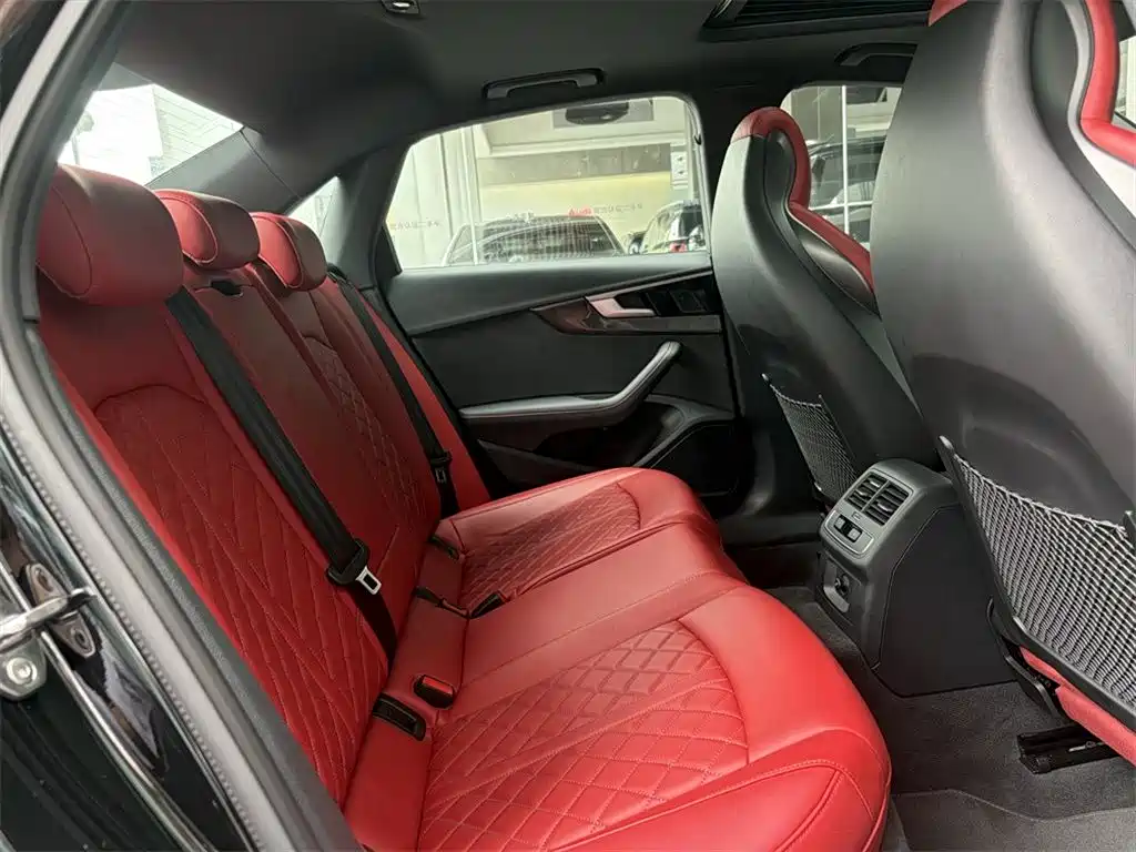 Audi S4 2025 Черный из Китая, фото 4