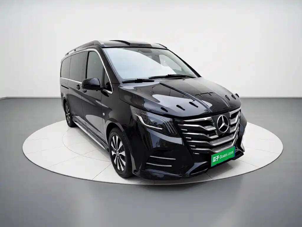 Mercedes-Benz Vito 2023 2.0T 7 мест