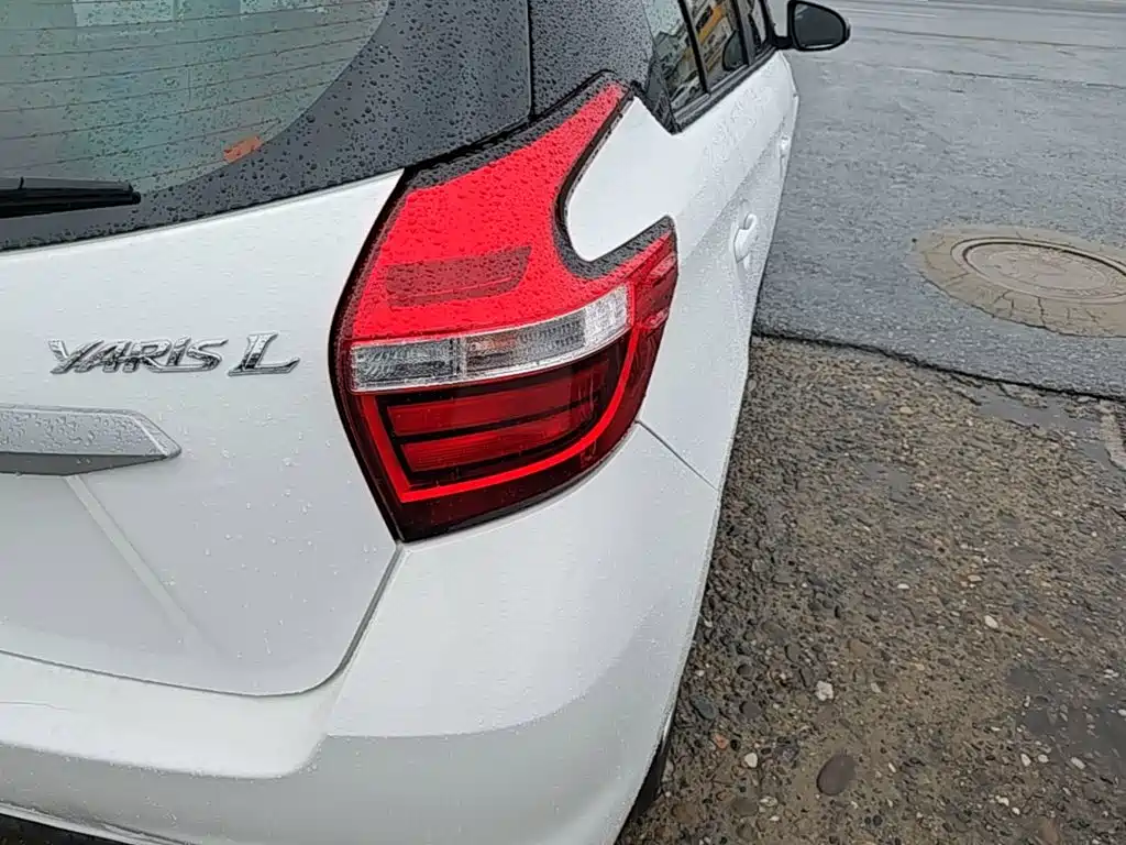 Toyota Yaris L — миниатюра 8