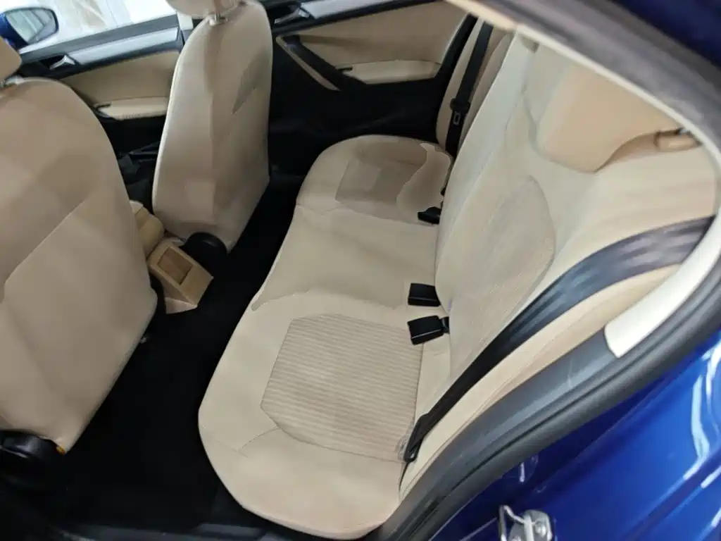 Volkswagen Jetta — миниатюра 17