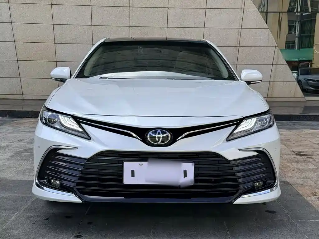 Toyota Camry — миниатюра 10