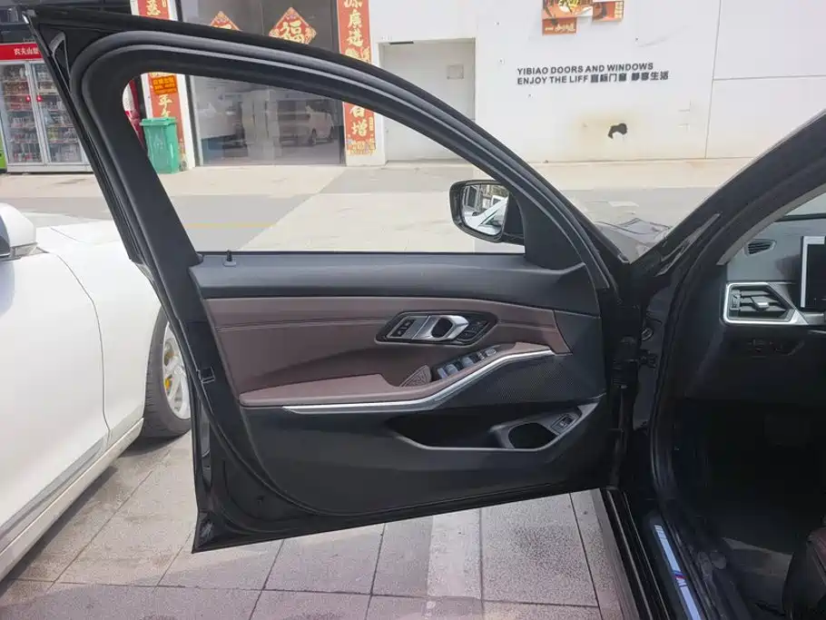 BMW 3 Series — миниатюра 7